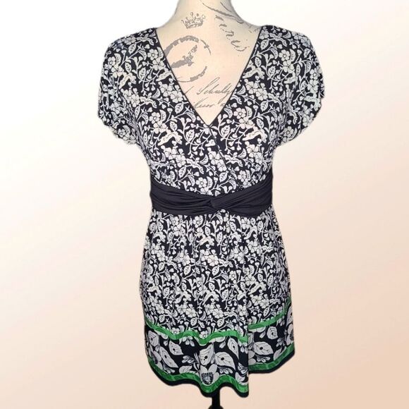 Max‎ Studio -262 floral blouse short sleeve Medium - Picture 1 of 3